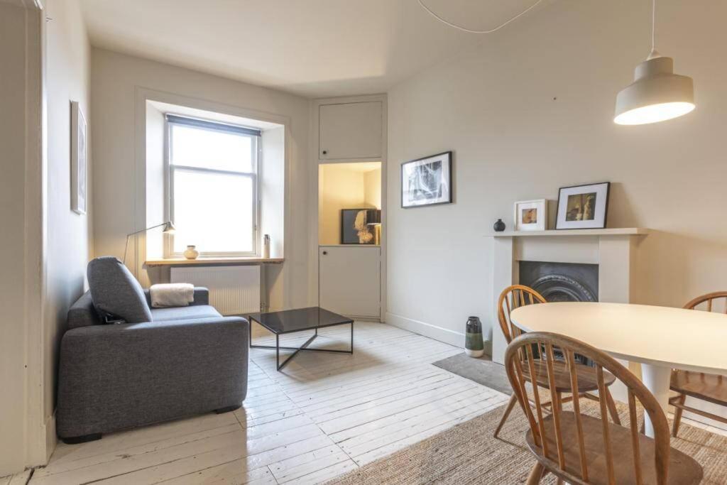 The Perfect Home On Royal Mile Edimburgo Exterior foto